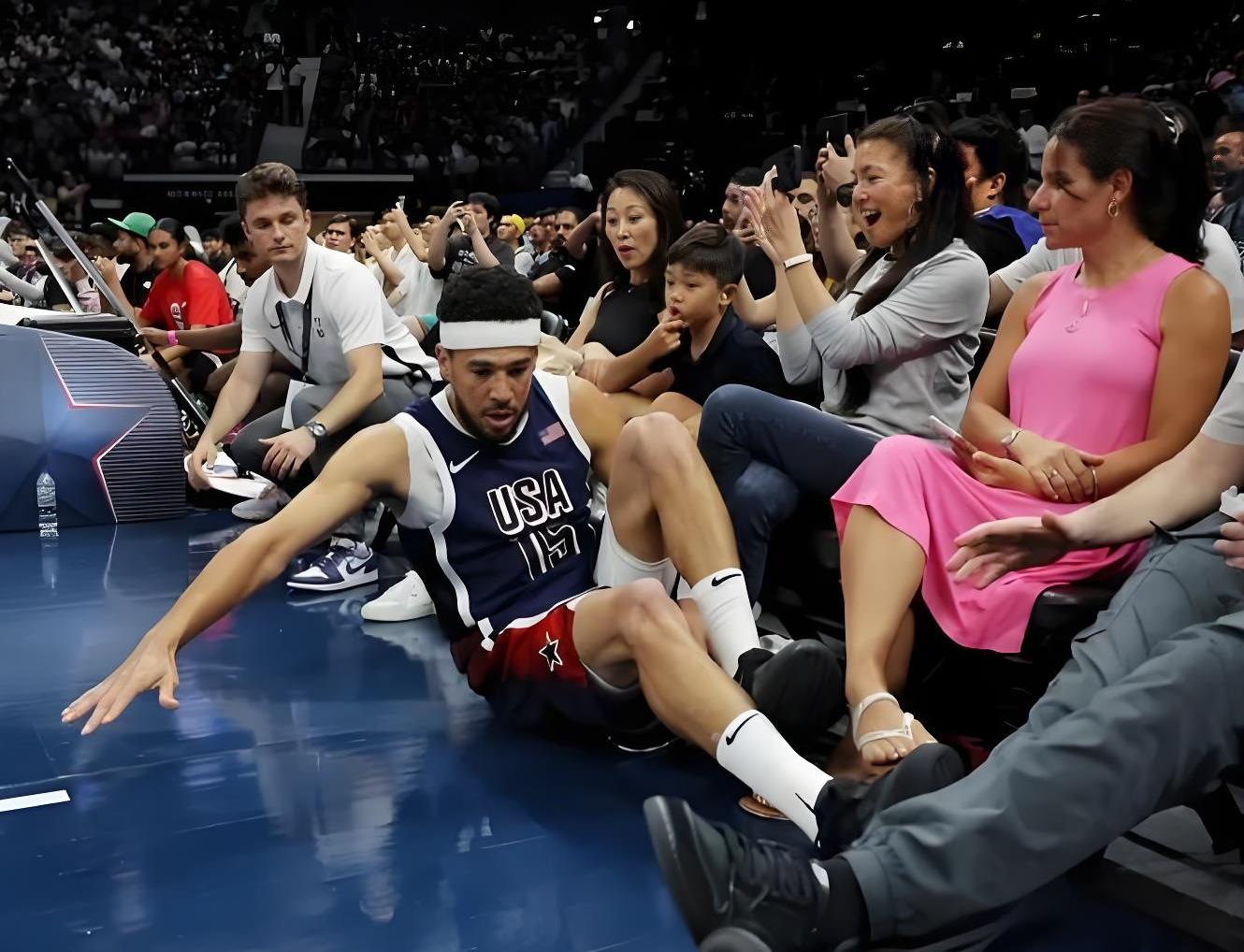 雄鹿翻盘墨西哥男篮，布克统治全场的简单介绍