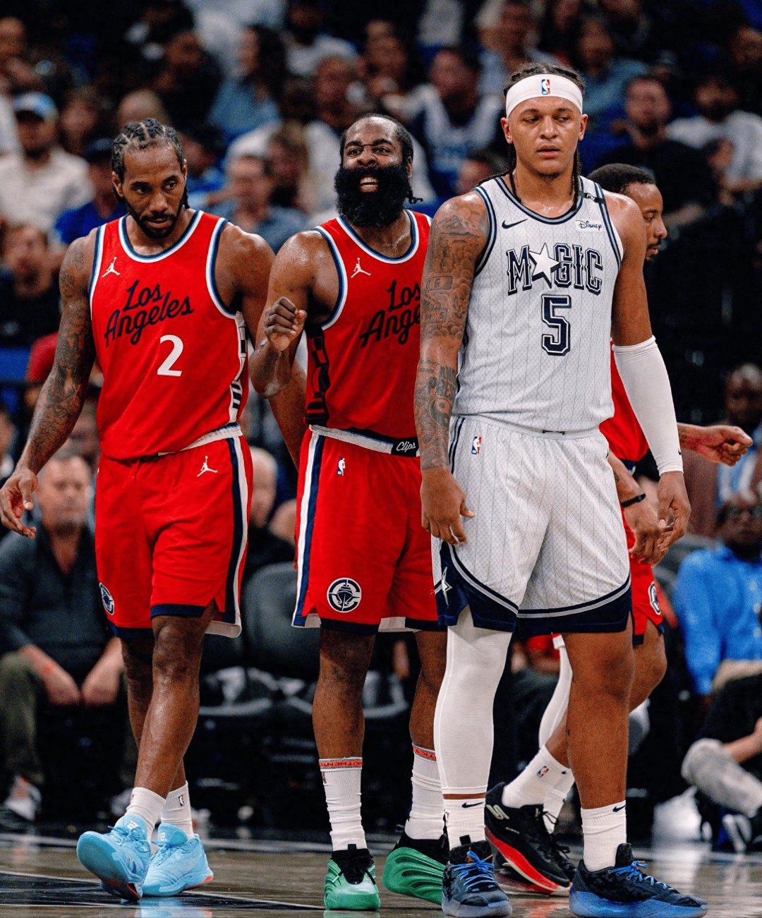 关于火箭客场大胜湖人，哈登大号三双的信息