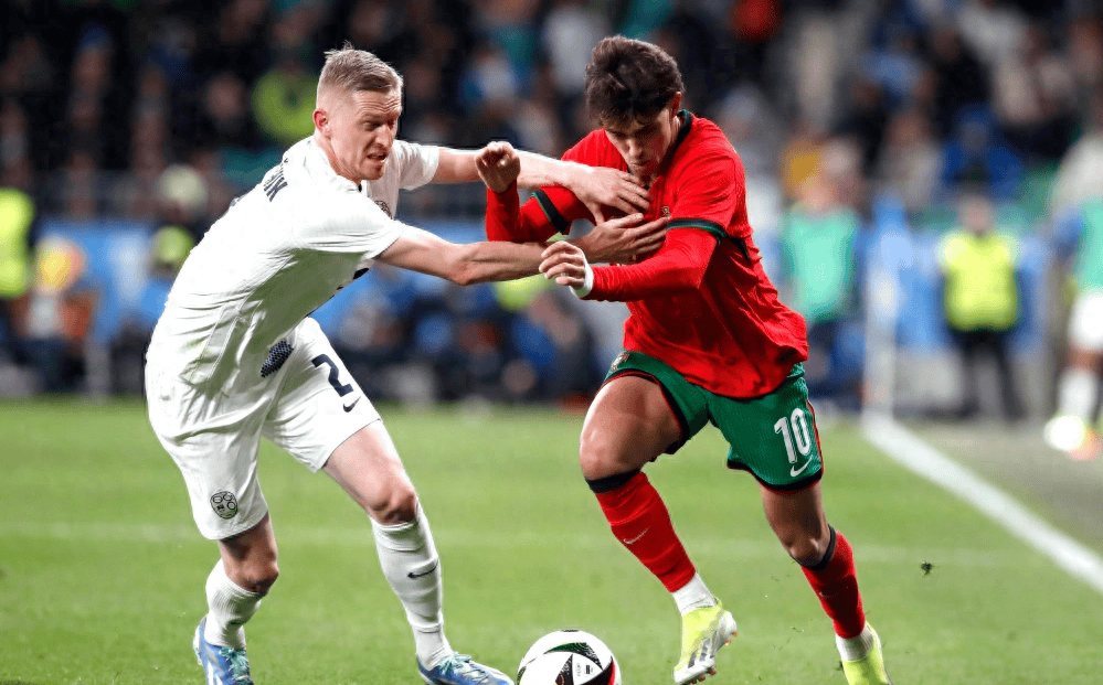 足球比赛中球员发挥失常,导致输球的简单介绍 足球比赛中球员发挥失常,导致输球的简单介绍