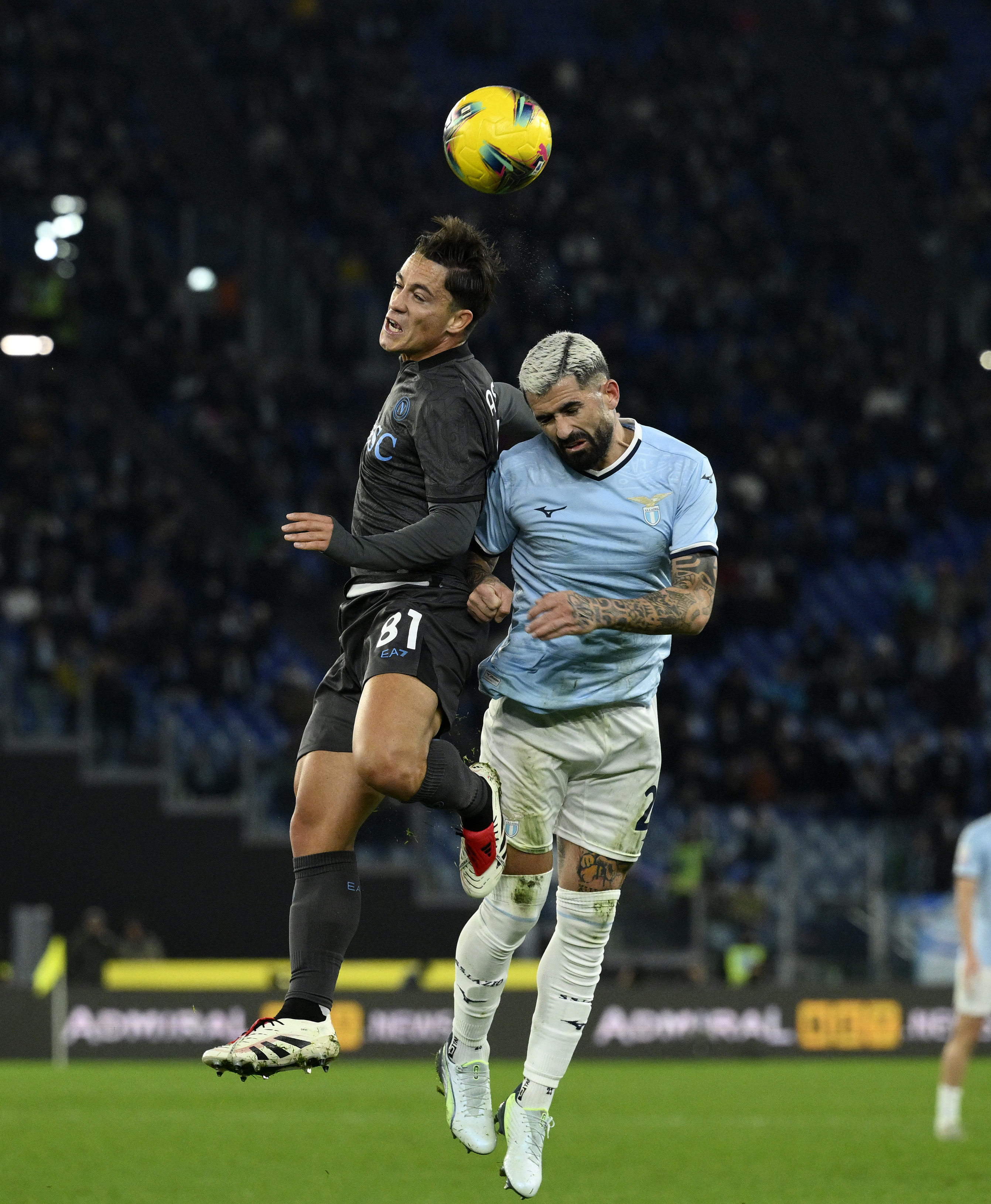 包含那不勒斯中场受伤无缘下场比赛的词条