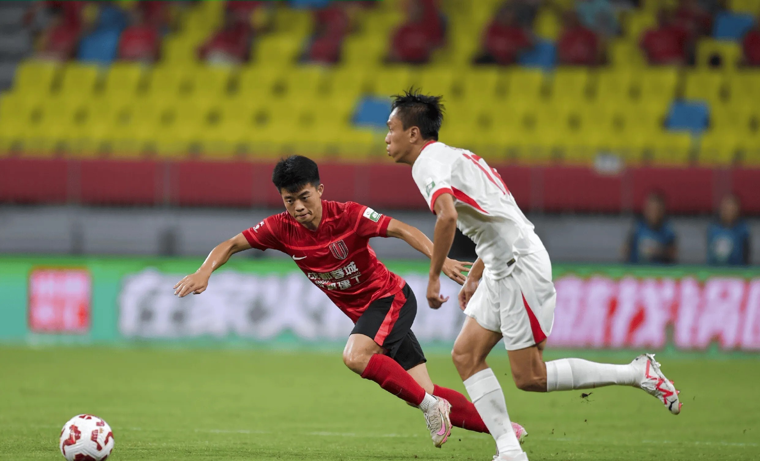 命悬一线争执激烈，中超保级战愈发激动