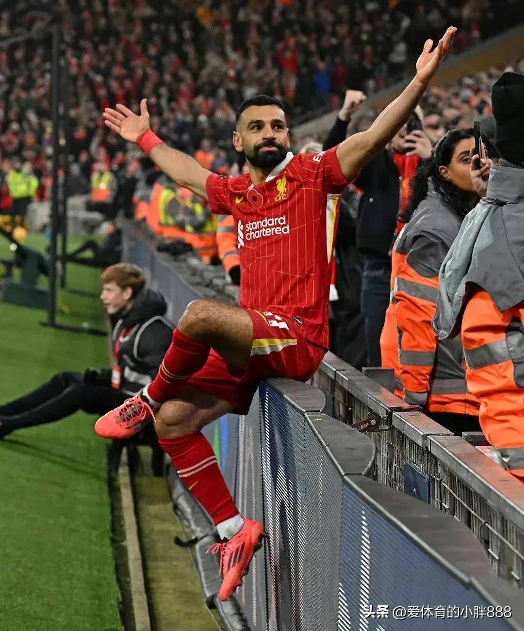 包含利物浦再次失利，英冠豪门挑战世界冠军时艰难跻身八强的词条