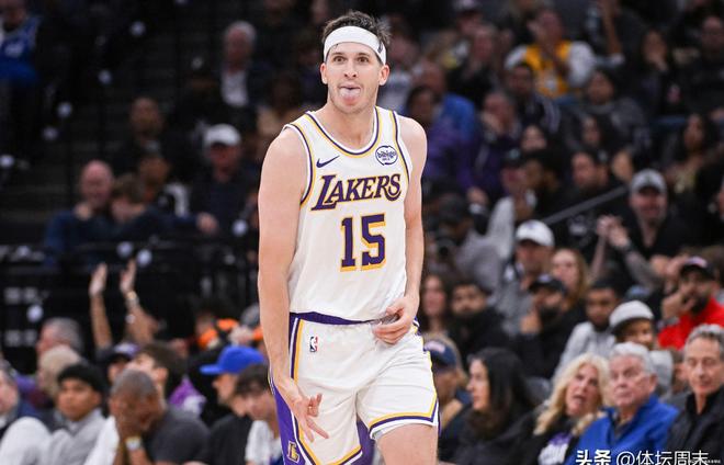 格林纳达中场火力全开，与对手对攻的简单介绍