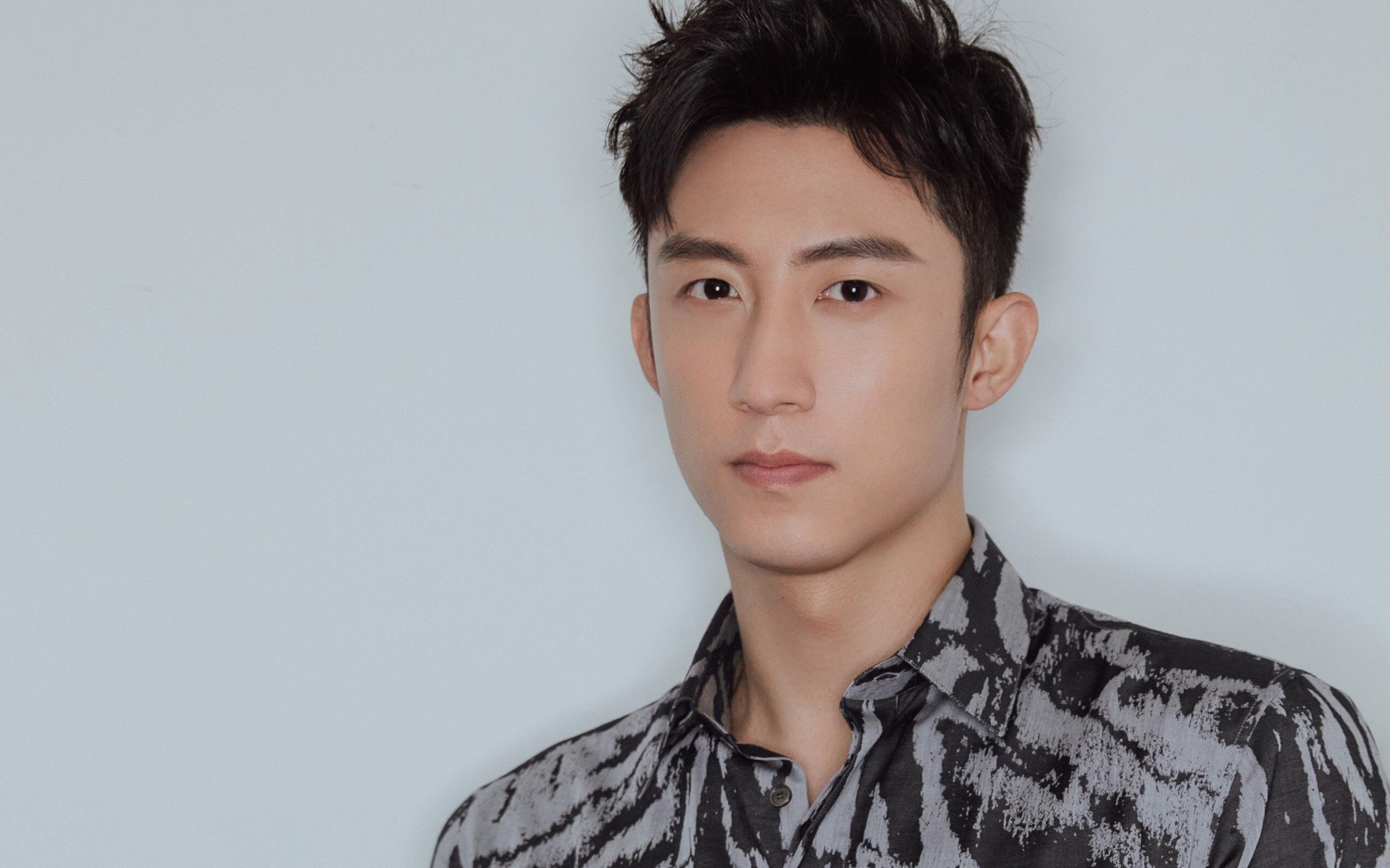 紫金终章，压哨绝杀！湖人年度焦点战险胜爵士，诠释何为永不放弃