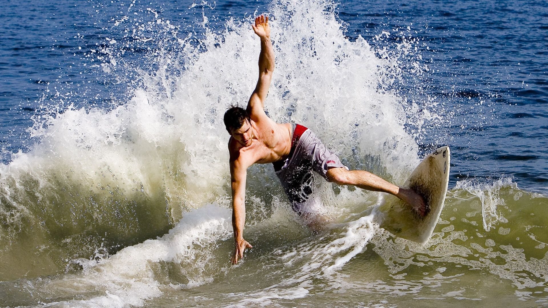 开拓者淘汰鹈鹕，布伦森成为关键先生